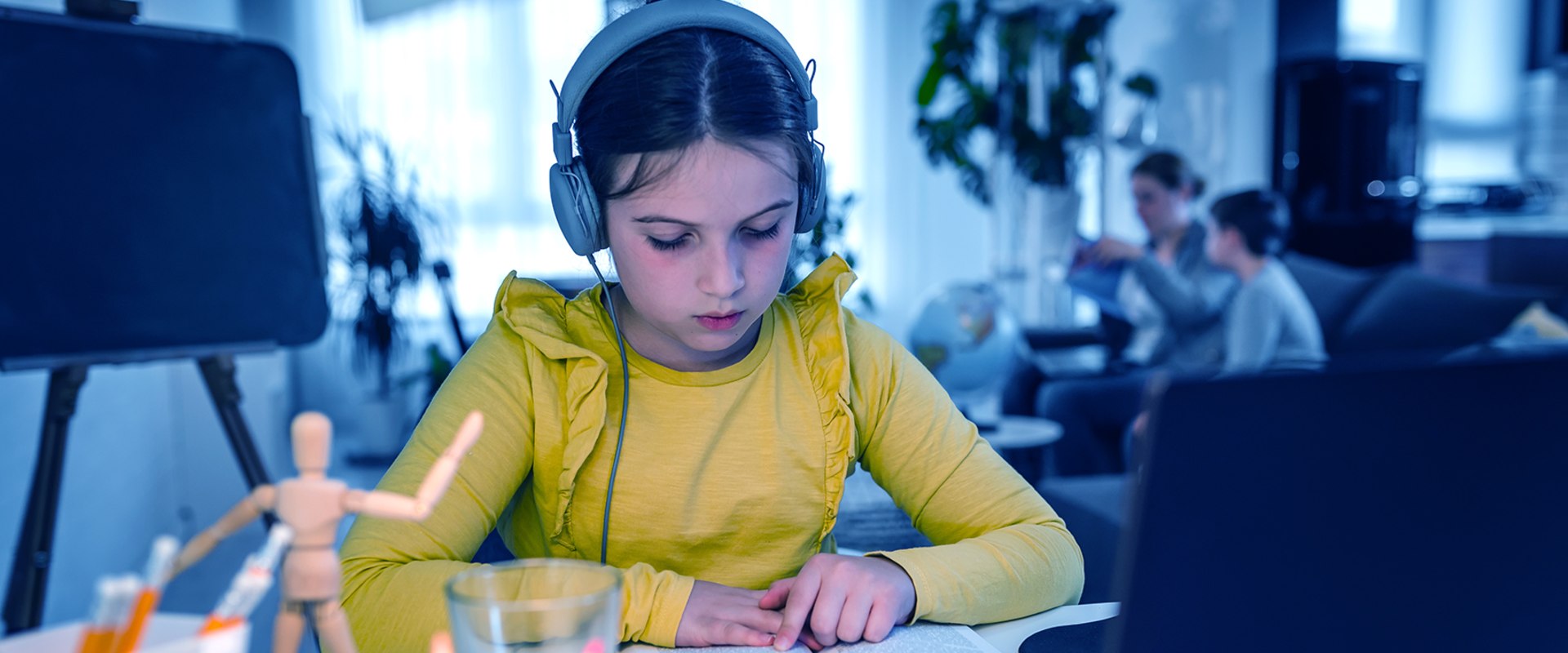 Combining Online and In-Person Learning for Distance Education Options