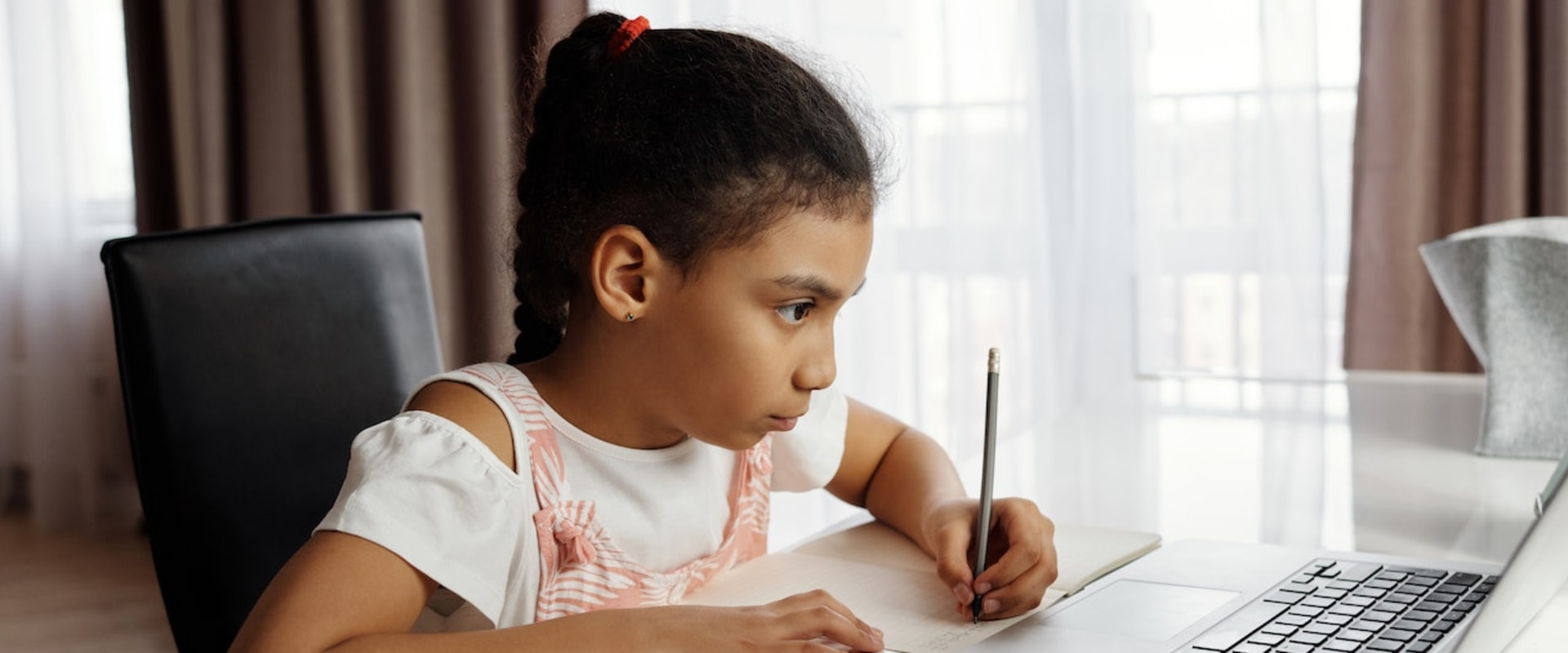 How Correspondence Courses Can Help You Continue Your Education Remotely