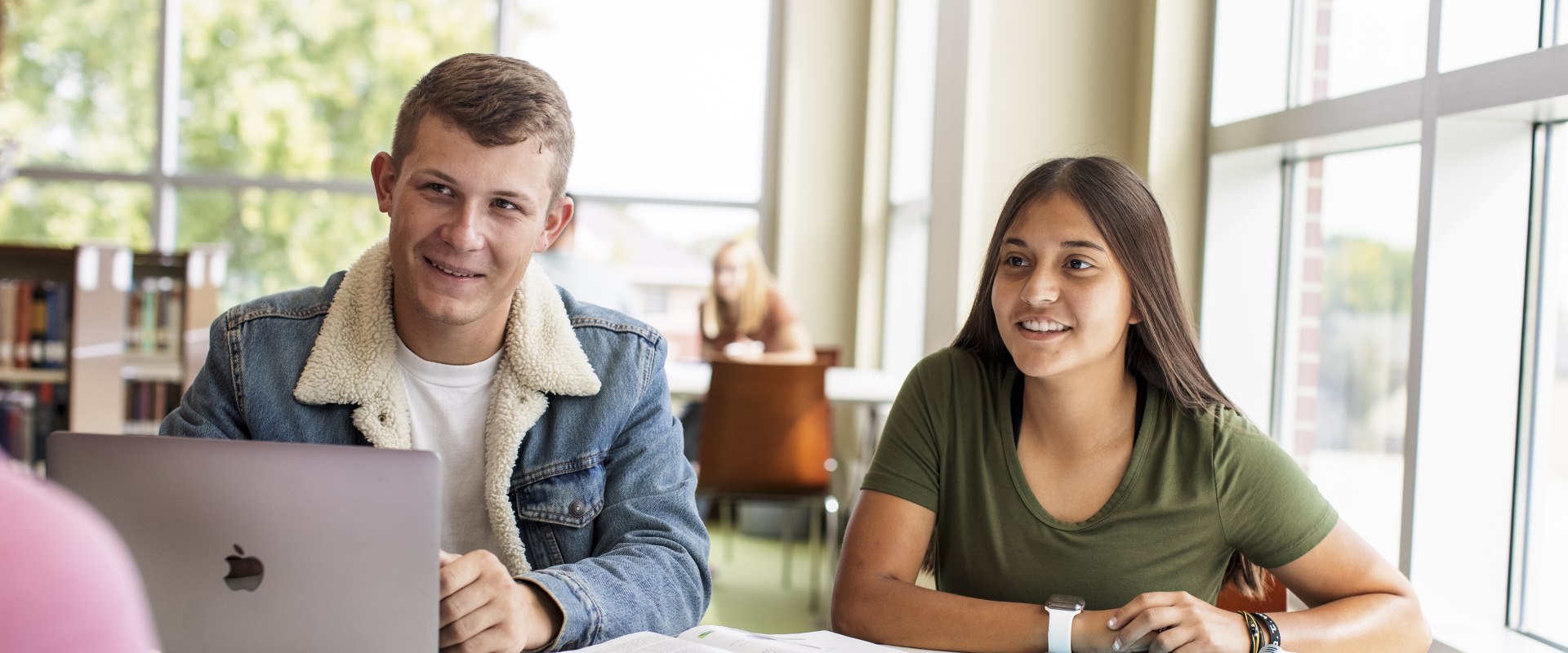 Building a Support Network While Studying and Working: How to Balance Your Responsibilities