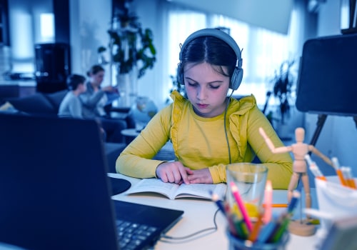 Combining Online and In-Person Learning for Distance Education Options