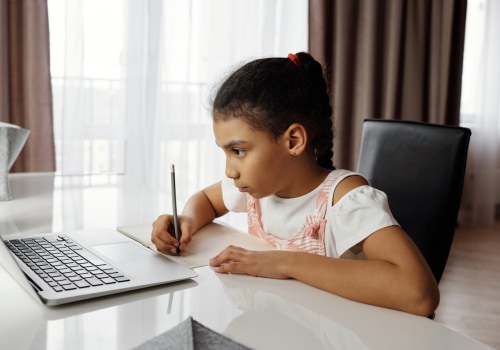 How Correspondence Courses Can Help You Continue Your Education Remotely