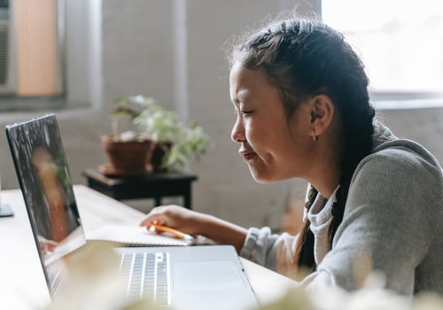 Advantages of Online Learning: Unlocking a World of Education at Your Fingertips